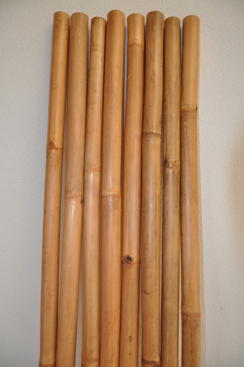 Bambusová tyč 5-6 cm, délka 2 metry - lakovaná medová